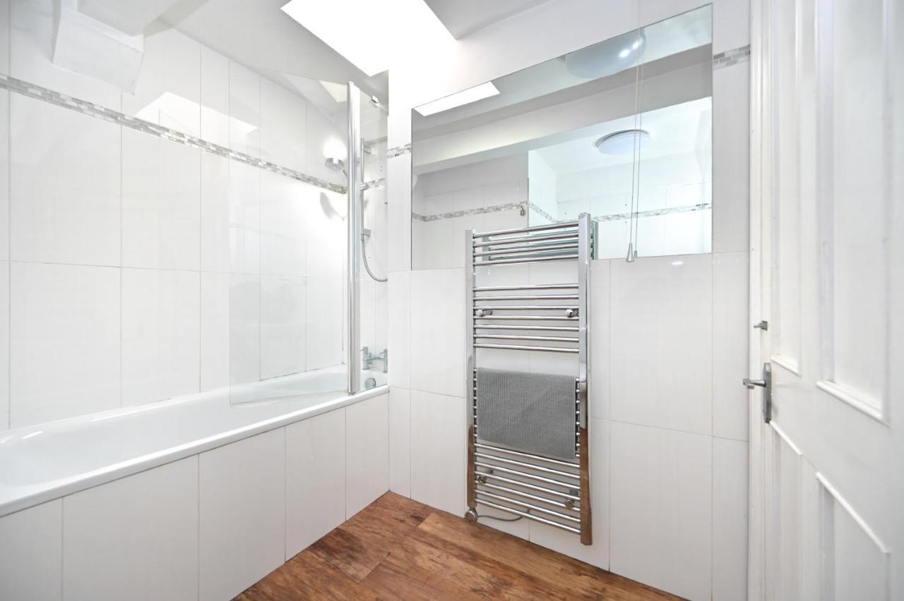 Soho, Piccadilly & Chinatown - Two Bedroom & Two Double Beds Apartment London Eksteriør billede