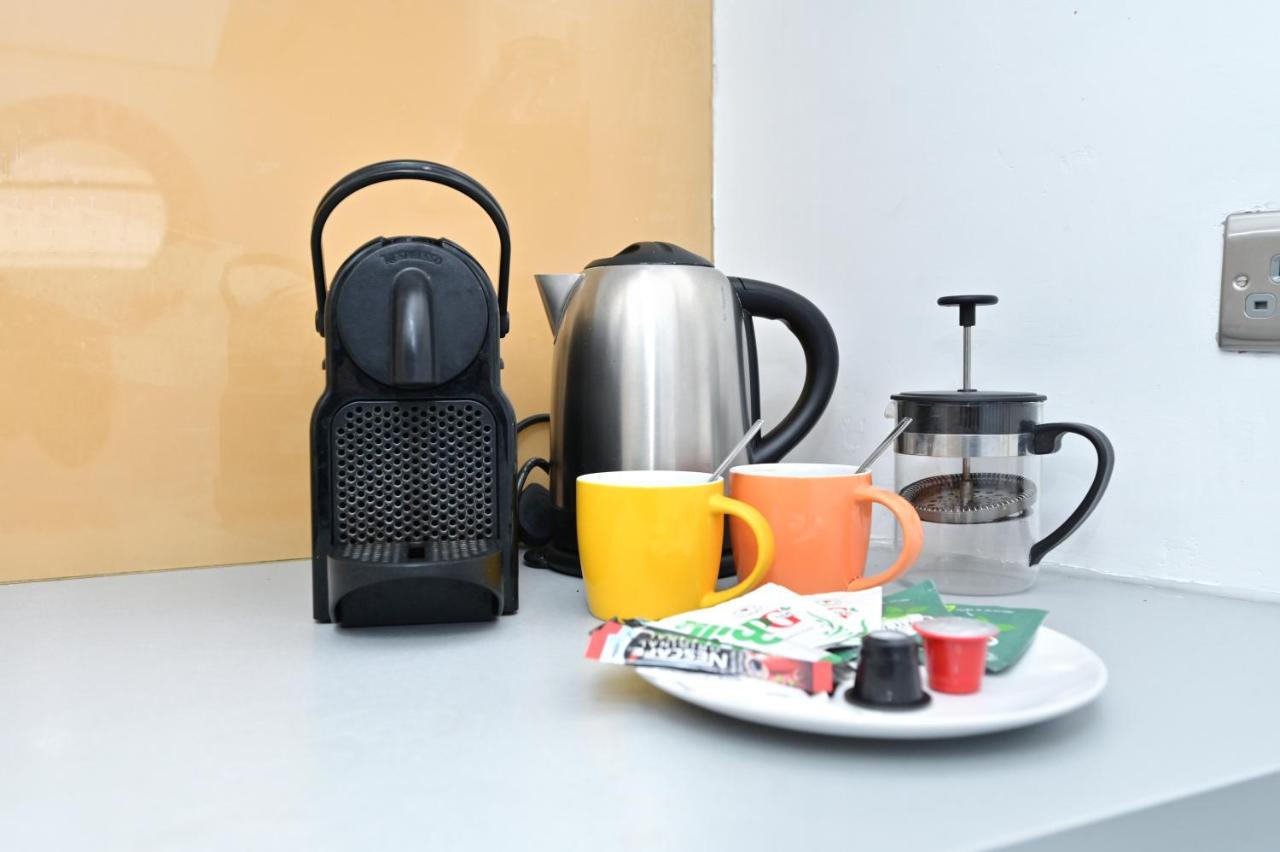 Soho, Piccadilly & Chinatown - Two Bedroom & Two Double Beds Apartment London Eksteriør billede
