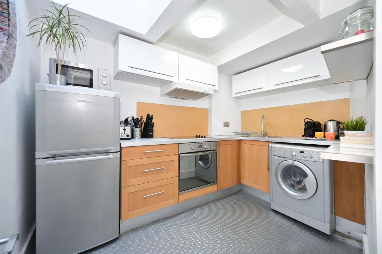 Soho, Piccadilly & Chinatown - Two Bedroom & Two Double Beds Apartment London Eksteriør billede