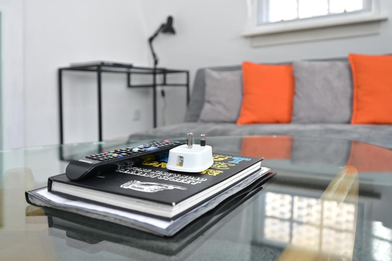 Soho, Piccadilly & Chinatown - Two Bedroom & Two Double Beds Apartment London Eksteriør billede