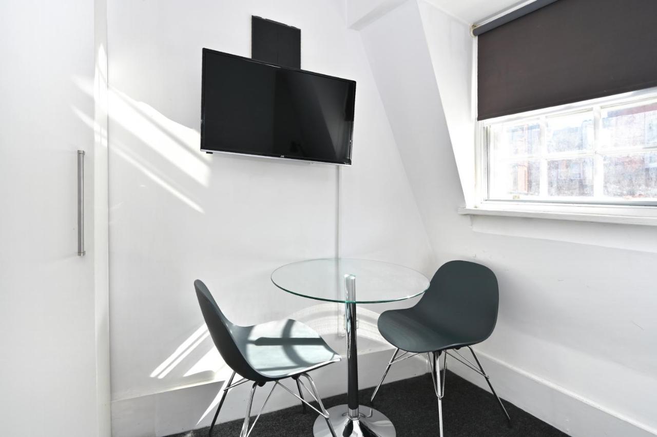 Soho, Piccadilly & Chinatown - Two Bedroom & Two Double Beds Apartment London Eksteriør billede