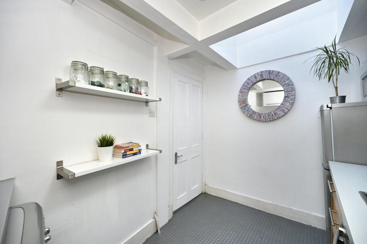 Soho, Piccadilly & Chinatown - Two Bedroom & Two Double Beds Apartment London Eksteriør billede
