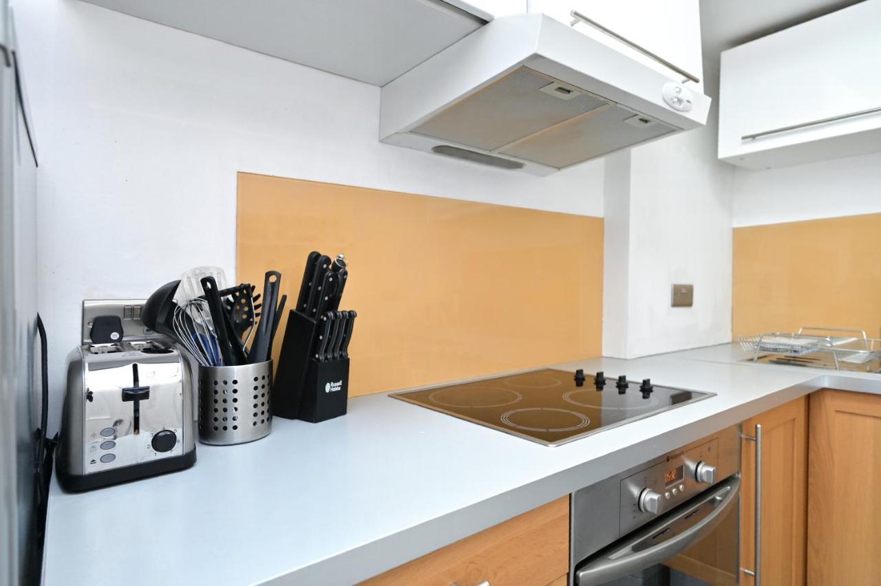 Soho, Piccadilly & Chinatown - Two Bedroom & Two Double Beds Apartment London Eksteriør billede
