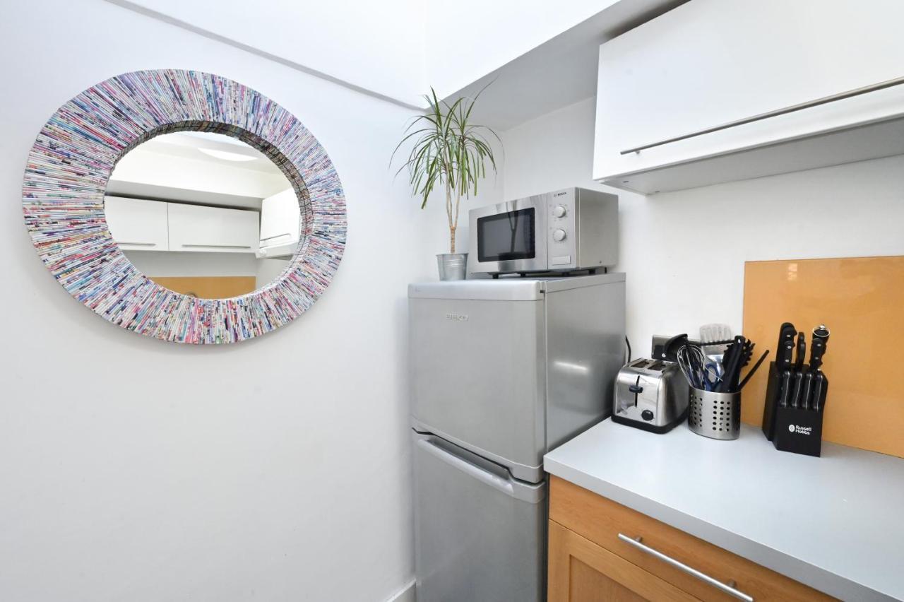 Soho, Piccadilly & Chinatown - Two Bedroom & Two Double Beds Apartment London Eksteriør billede